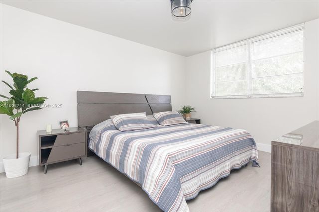 3600 NE 170th St 308, North Miami Beach, FL 33160