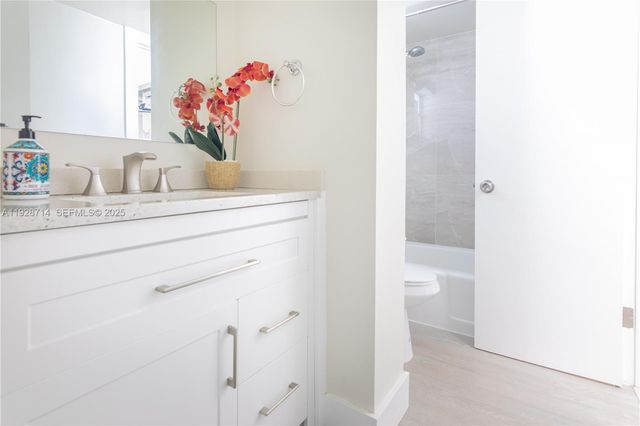 3600 NE 170th St 308, North Miami Beach, FL 33160