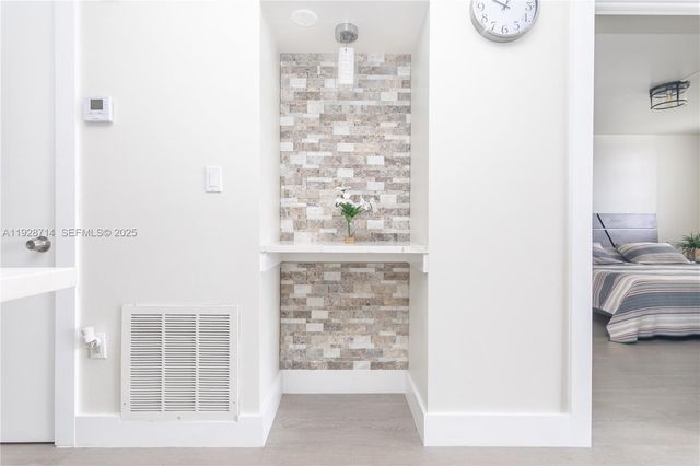 3600 NE 170th St 308, North Miami Beach, FL 33160