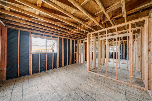 630 E Ireland, Seguin, TX 78155