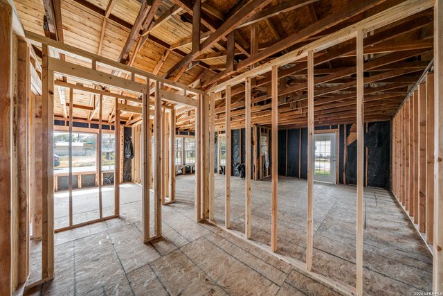 630 E Ireland, Seguin, TX 78155