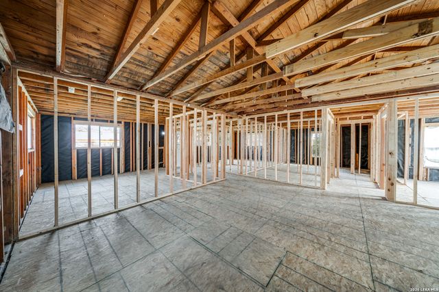 630 E Ireland, Seguin, TX 78155