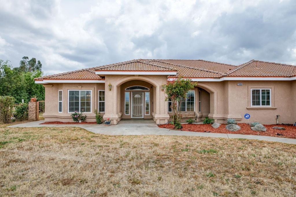 Image 1 of property listing at 25858 Avenue 26, Chowchilla, CA 93610