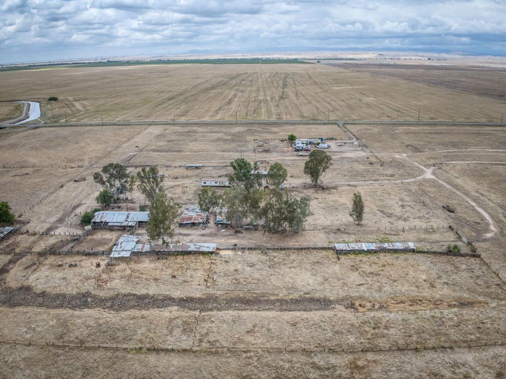 Image 12 of property listing at 25858 Avenue 26, Chowchilla, CA 93610