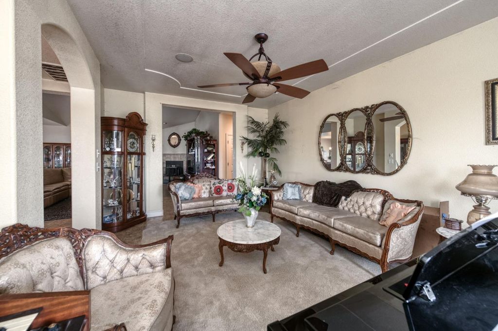 Image 6 of property listing at 25858 Avenue 26, Chowchilla, CA 93610