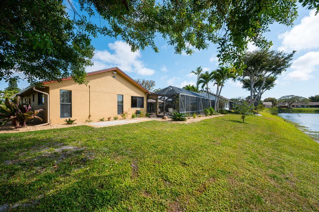 3250 Lakeview Boulevard, Delray Beach, FL 33445