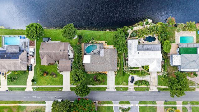 3250 Lakeview Boulevard, Delray Beach, FL 33445