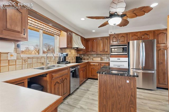 2122 Snyder Avenue, Colorado Springs, CO 80909