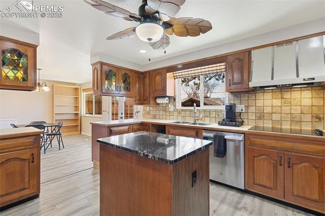 2122 Snyder Avenue, Colorado Springs, CO 80909