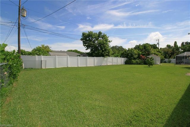 1421 SE 36th ST, Cape Coral, FL 33904