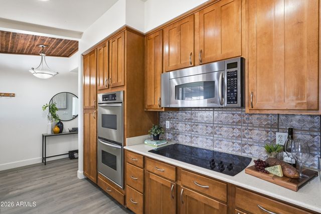 7001 N 14TH Street, Phoenix, AZ 85020