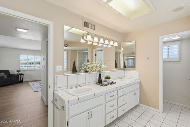 7001 N 14TH Street, Phoenix, AZ 85020