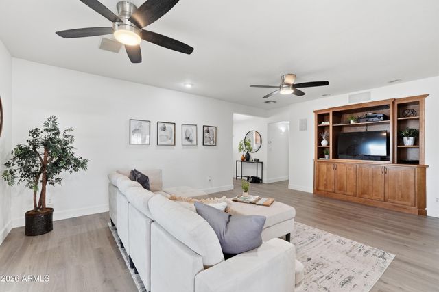 7001 N 14TH Street, Phoenix, AZ 85020