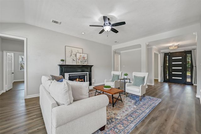1704 Brill Drive, Friendswood, TX 77546