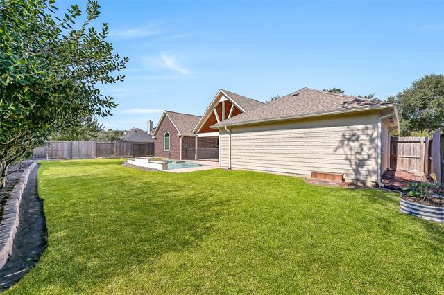 1704 Brill Drive, Friendswood, TX 77546