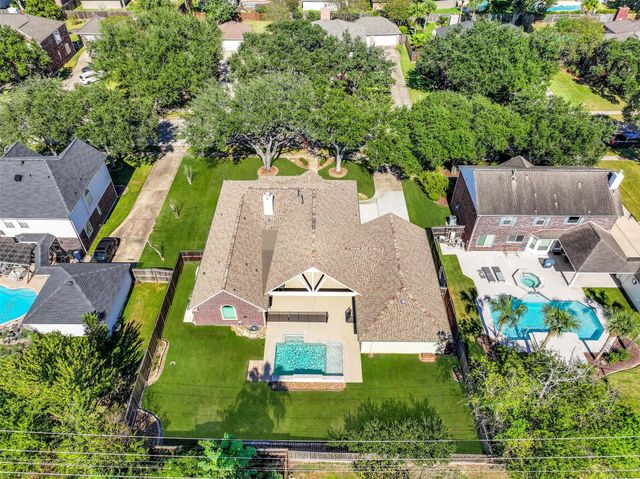 1704 Brill Drive, Friendswood, TX 77546