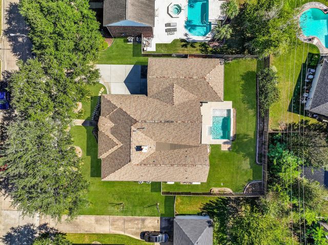 1704 Brill Drive, Friendswood, TX 77546