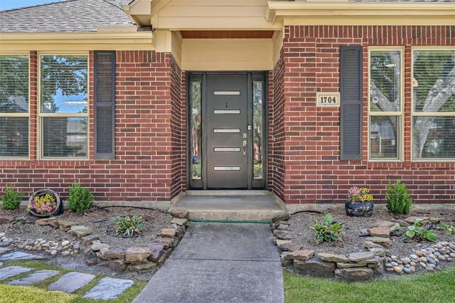 1704 Brill Drive, Friendswood, TX 77546