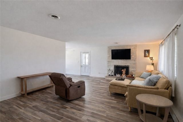 1628 Old Brodhead Rd, Center Twp, PA 15061