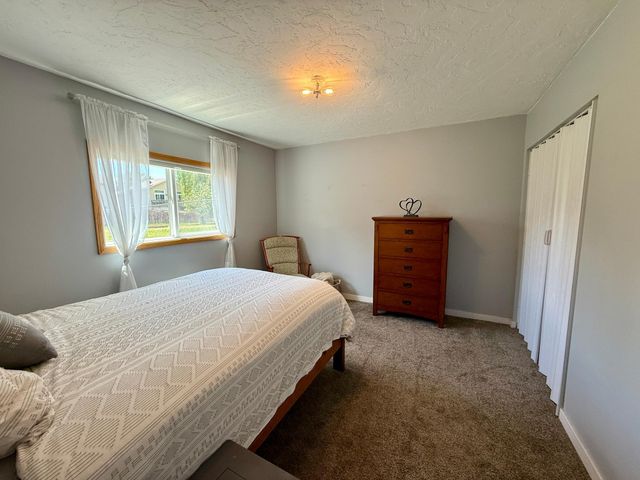 1508 36th Avenue S, Fargo, ND 58104
