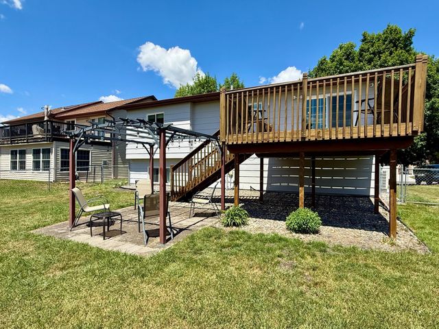 1508 36th Avenue S, Fargo, ND 58104