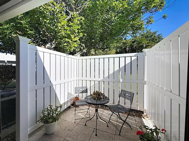 6796 SE Yorktown Drive, Hobe Sound, FL 33455