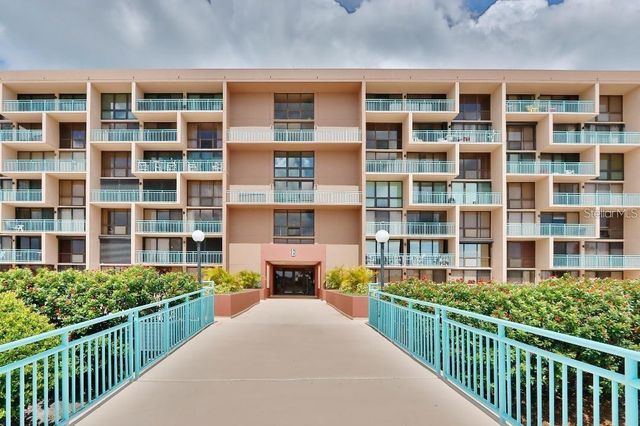 1 KEY CAPRI 302E, Treasure Island, FL 33706