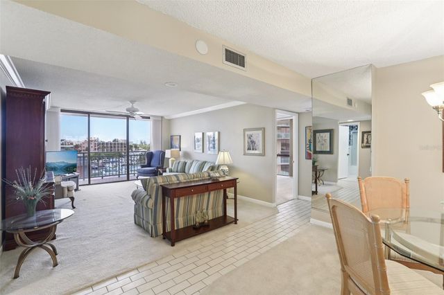 1 KEY CAPRI 302E, Treasure Island, FL 33706