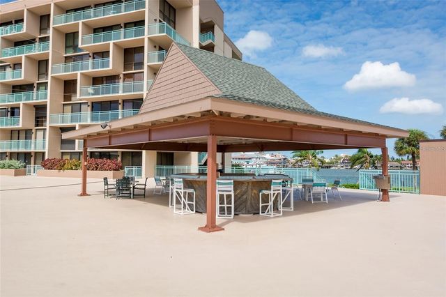 1 KEY CAPRI 302E, Treasure Island, FL 33706