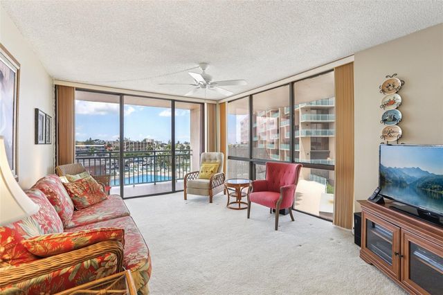 1 KEY CAPRI 302E, Treasure Island, FL 33706