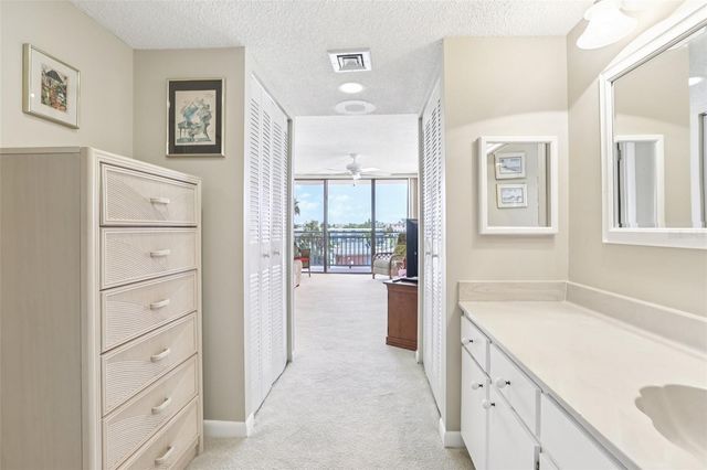 1 KEY CAPRI 302E, Treasure Island, FL 33706