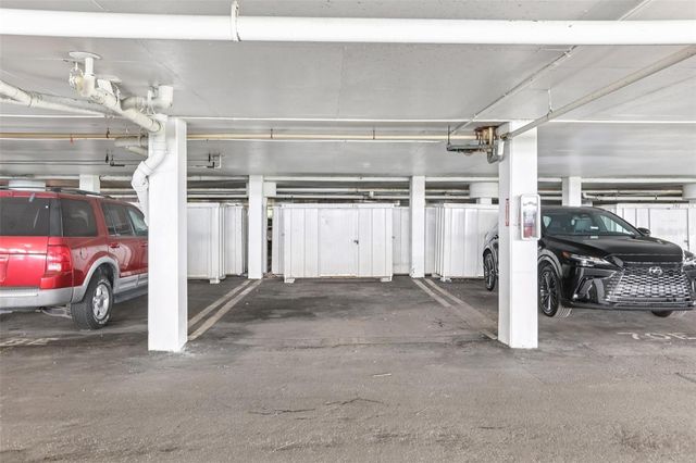 1 KEY CAPRI 302E, Treasure Island, FL 33706