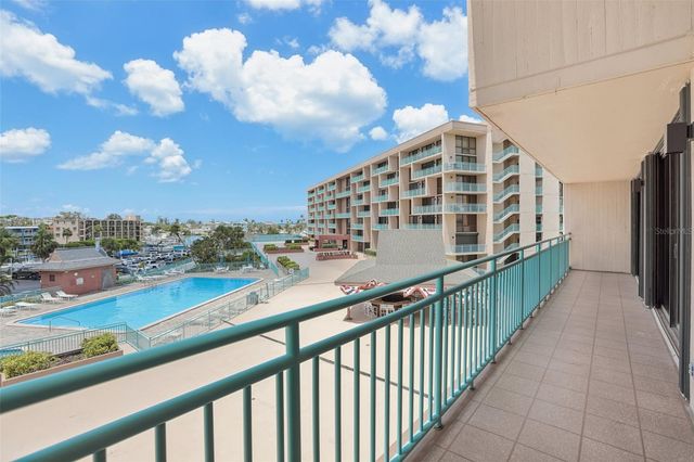 1 KEY CAPRI 302E, Treasure Island, FL 33706