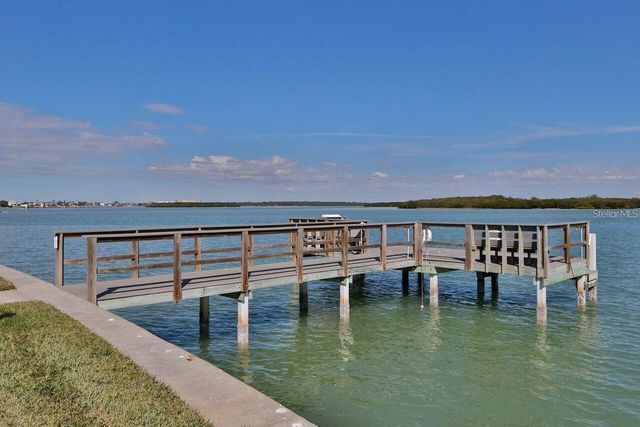 1 KEY CAPRI 302E, Treasure Island, FL 33706