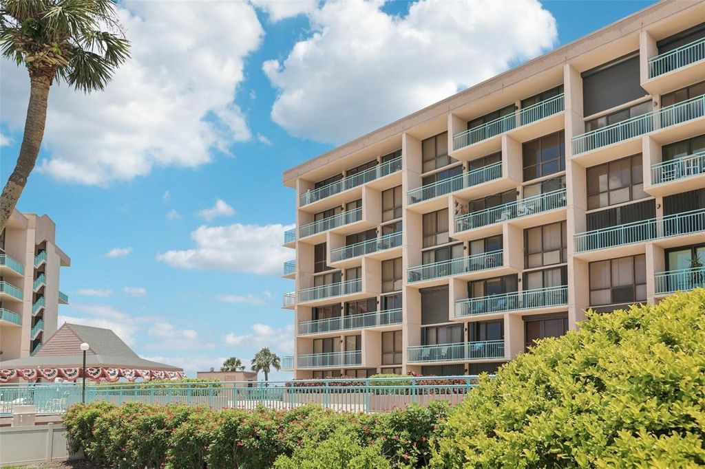 1 KEY CAPRI 302E, Treasure Island, FL 33706