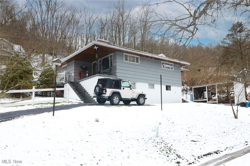 58575 Deep Run Road, Martins Ferry, OH 43935