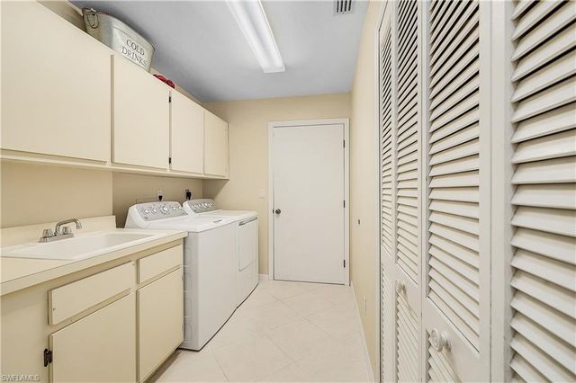 1405 El Dorado PKWY W, Cape Coral, FL 33914