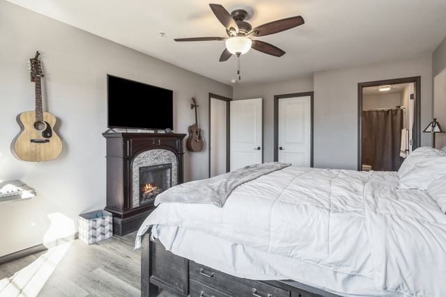 420 E Franklin Street 101, Eldridge, IA 52748