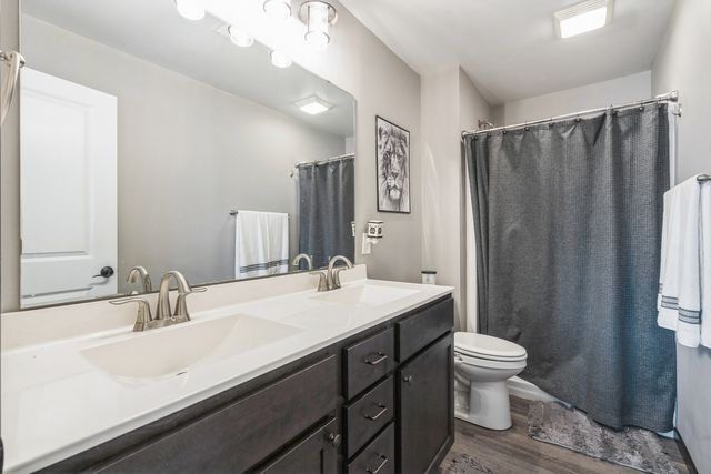 420 E Franklin Street 101, Eldridge, IA 52748