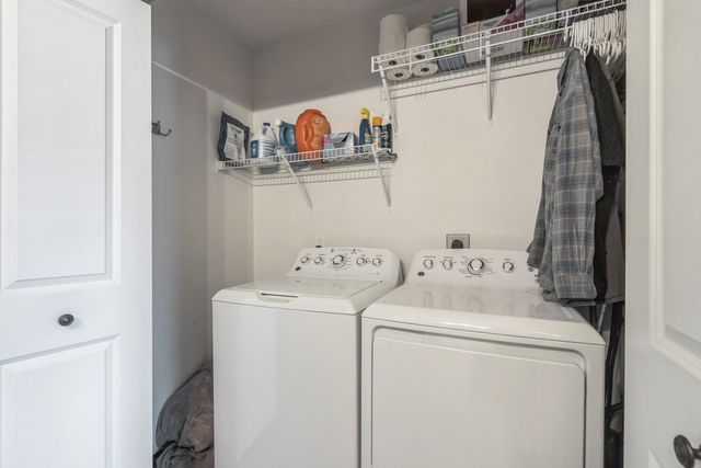 420 E Franklin Street 101, Eldridge, IA 52748