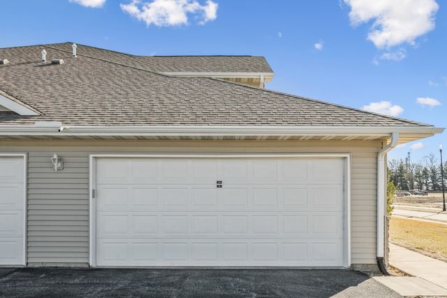 420 E Franklin Street 101, Eldridge, IA 52748