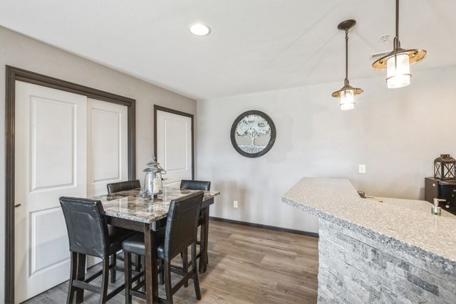 420 E Franklin Street 101, Eldridge, IA 52748