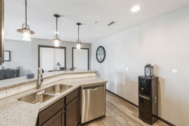 420 E Franklin Street 101, Eldridge, IA 52748