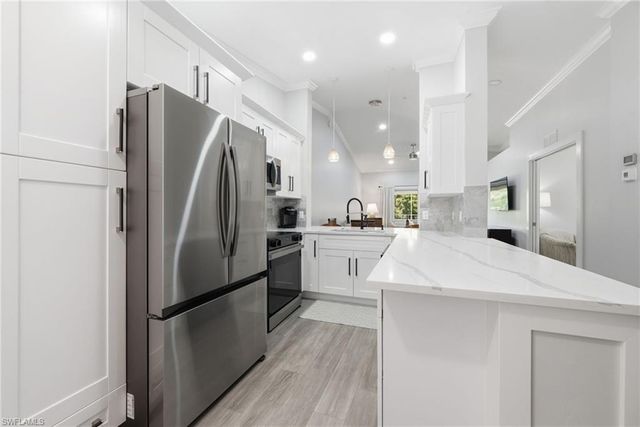 2845 Cypress Trace CIR 204, Naples, FL 34119