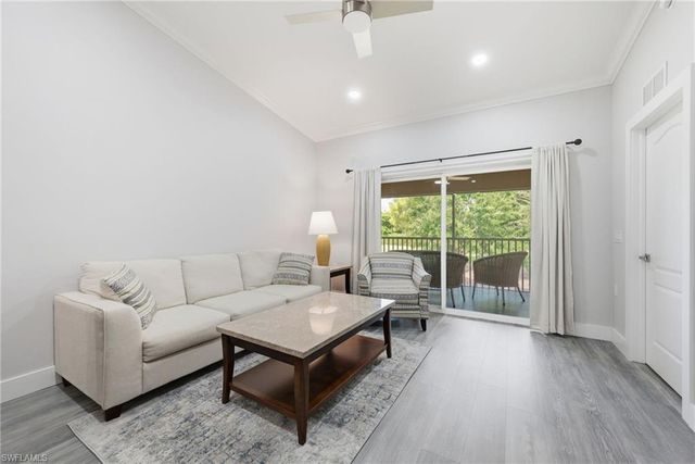 2845 Cypress Trace CIR 204, Naples, FL 34119