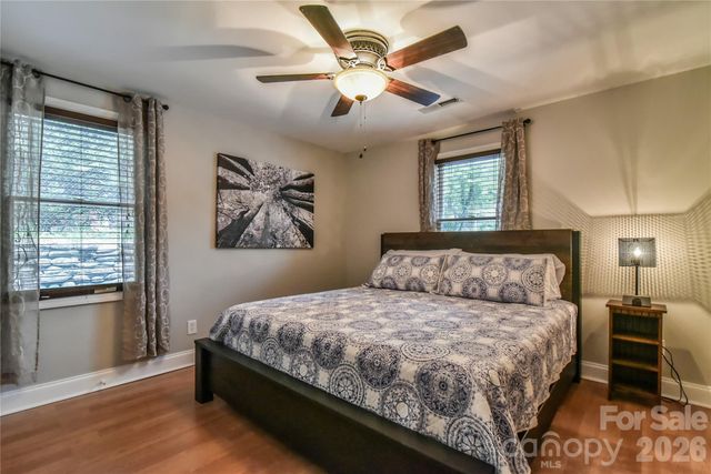 5 E Keesler Street, Black Mountain, NC 28711