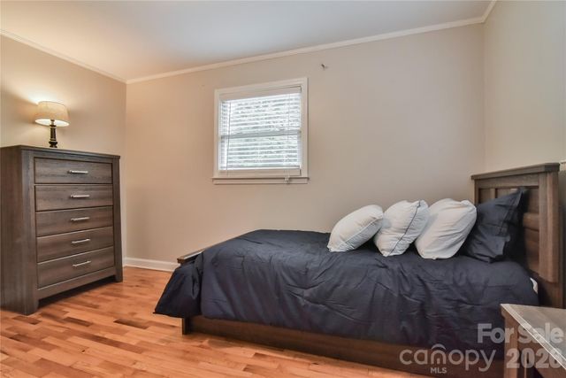 5 E Keesler Street, Black Mountain, NC 28711