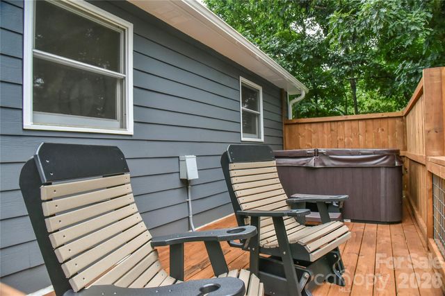 5 E Keesler Street, Black Mountain, NC 28711