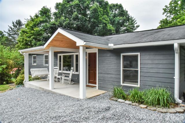 5 E Keesler Street, Black Mountain, NC 28711