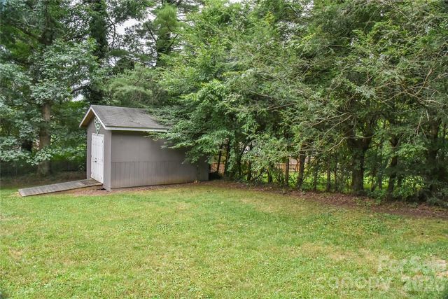 5 E Keesler Street, Black Mountain, NC 28711